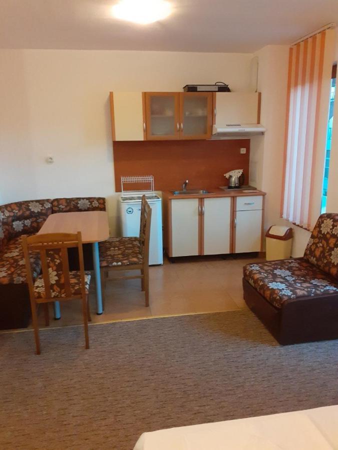 Adri Guest House Nesebar Exterior photo