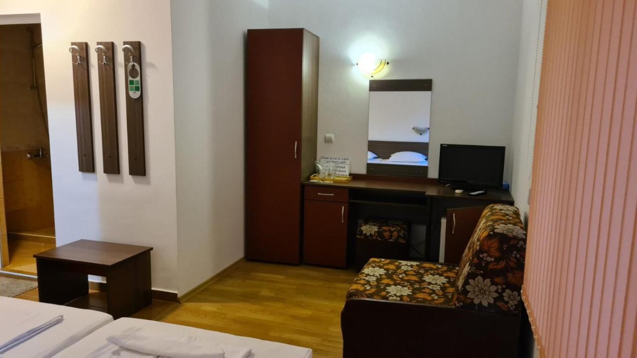 Adri Guest House Nesebar Exterior photo