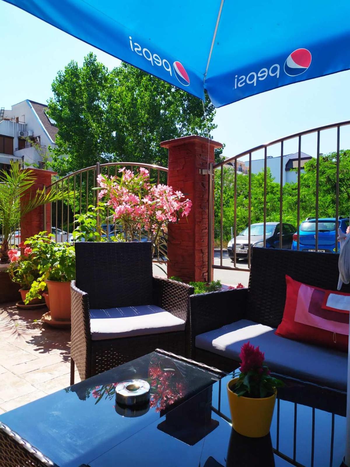 Adri Guest House Nesebar Exterior photo